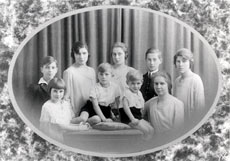 Guite et ses 8 enfants en 1926