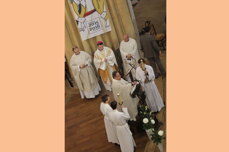 Proclamation de lâ€™Evangile par le PÃ¨re Card, curÃ© de la paroisse Saint-Michel de Dijon