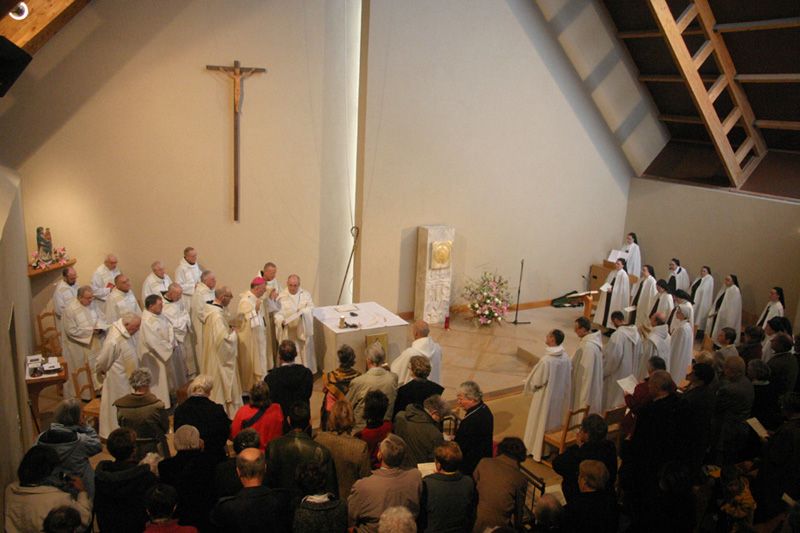 Dimanche matin : eucharistie au Carmel