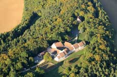 Vue aérienne du Carmel de Dijon-Flavignerot